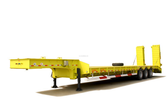 CIMC HUAJUN 3 essieu semi-remorque à lit bas à charge lourde avec rampe hydraulique charge utile maximale 70TON