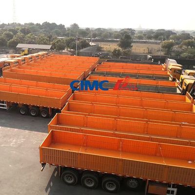 CIMC HUAJUN 50t Tri-axe clôture de transport de ciment remorque de fret avec pneus 12R22.5