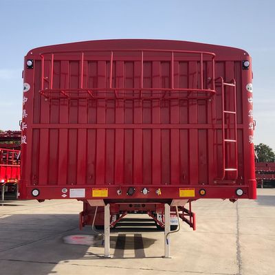 Voiture de transport de marchandises à trois essieux