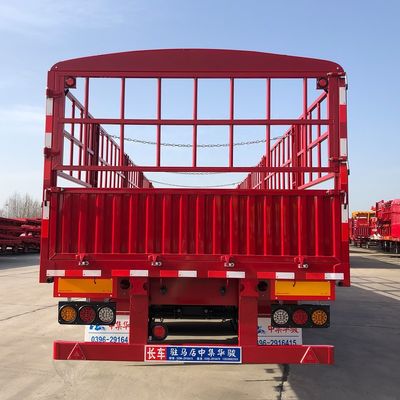 Voiture de transport de marchandises à trois essieux